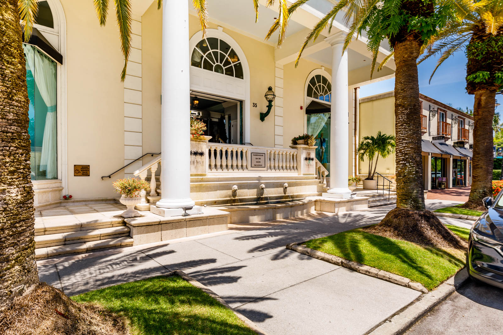 The Met-Fashion House, Day Spa & Salon